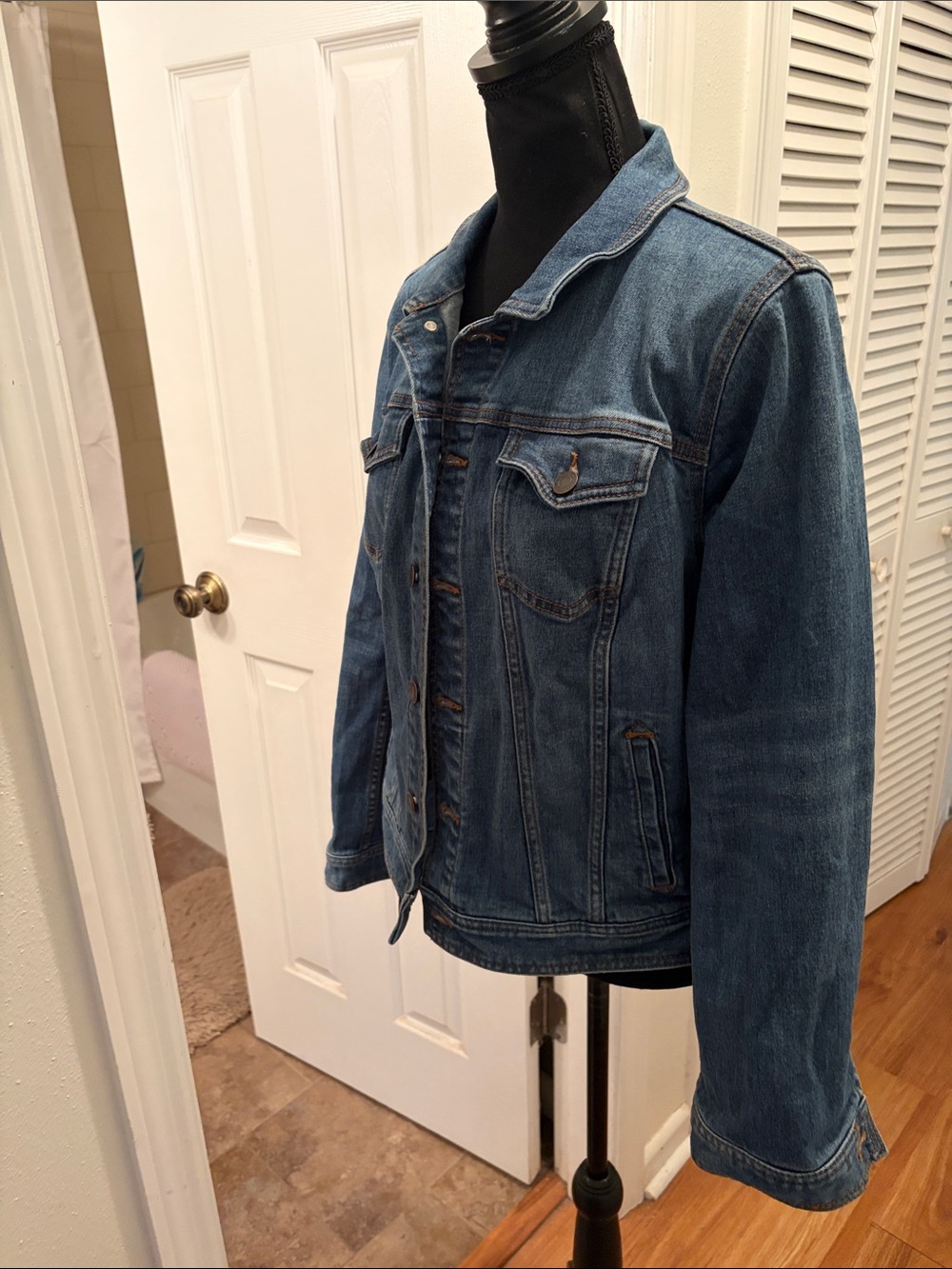 Talbots Classic Blue Denim Jacket - Picture 4 of 7